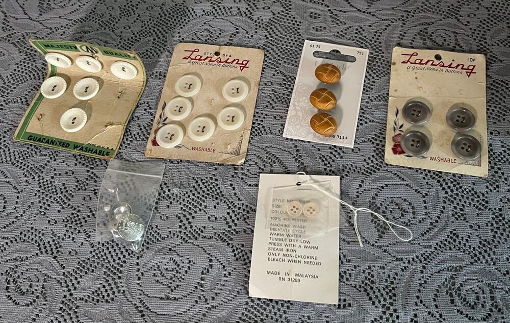 Vintage Button Card Lot Lansing La Mode Original Cards Sewing Buttons Mixed NOS